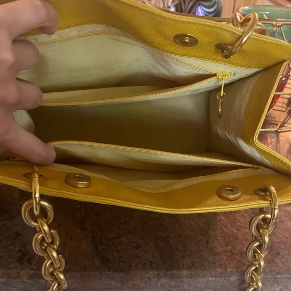 💛 Chanel 💛 yellow caviar shoulder tote vintage custom